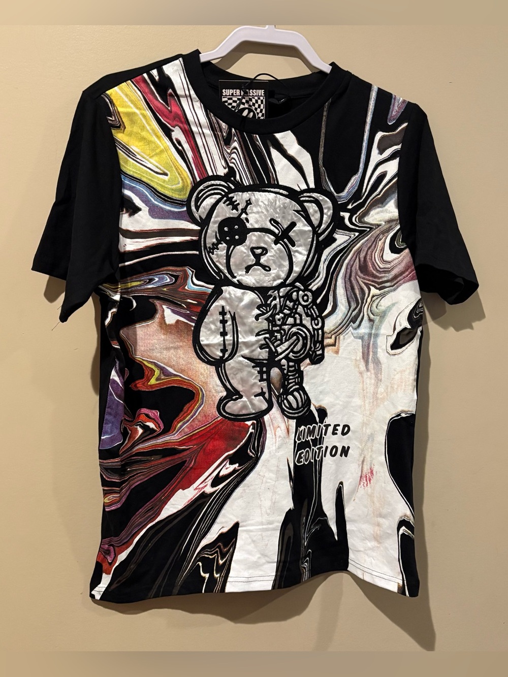 Super Massive Limited Edition Black Multi Bear Graphic Tee size M
